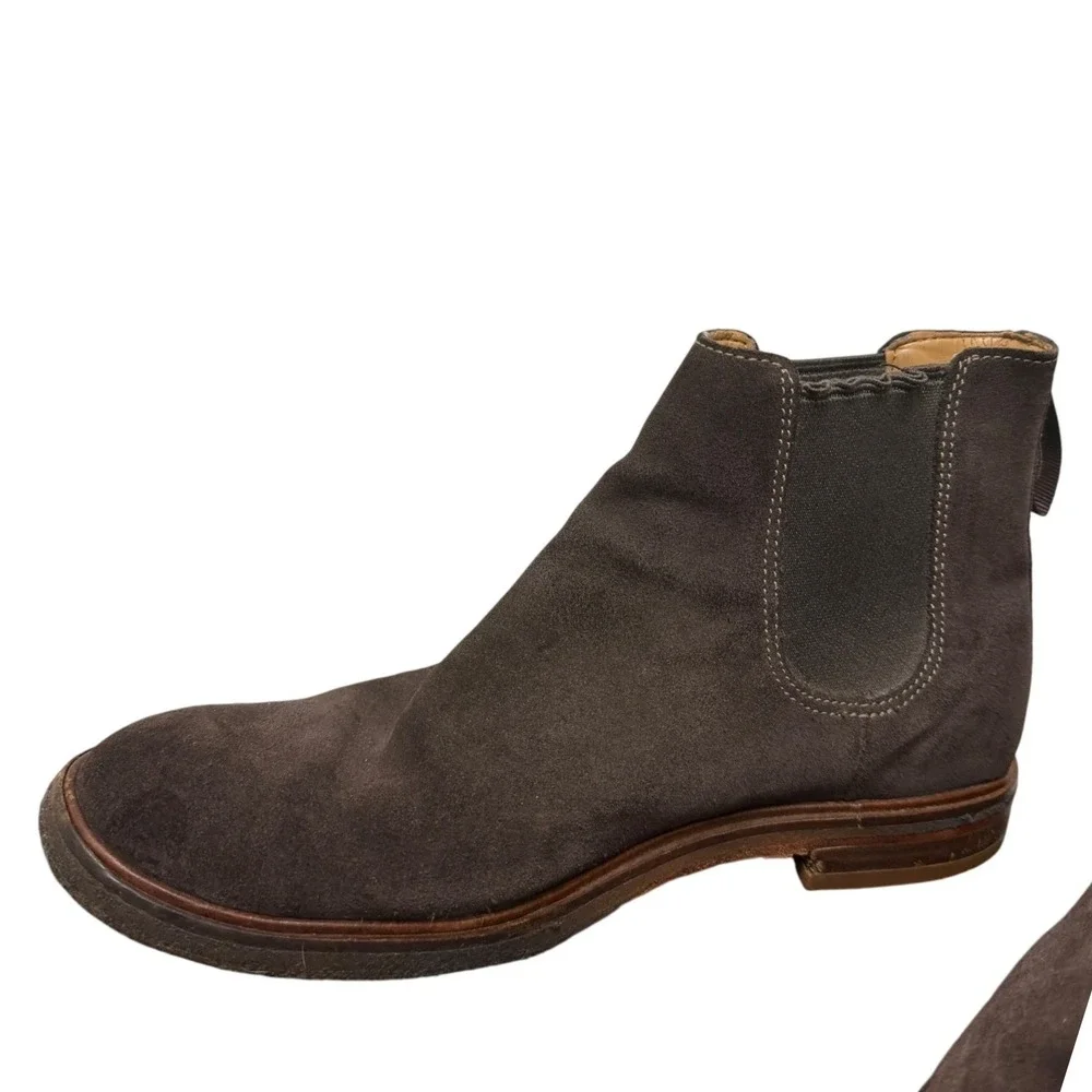 Clarks Chelsea Boot Mens 8 Clarkdale Gobi Dark Brown Suede Ankle Pull On EUC